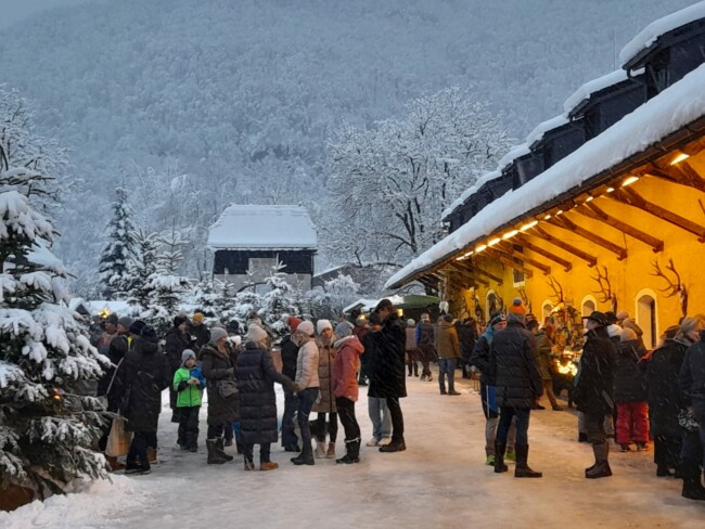 glanegger-weihnachtsmarkt-punsch-weihnachtsspaziergang